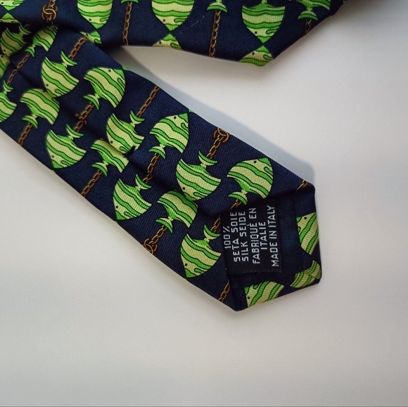 Chanel logo Fish chain  silk tie - Picture 5 of 14